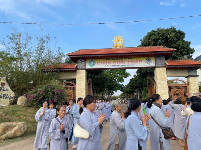 Chùa Suối Pháp – Tây Ninh: Khóa tu một ngày an lạc