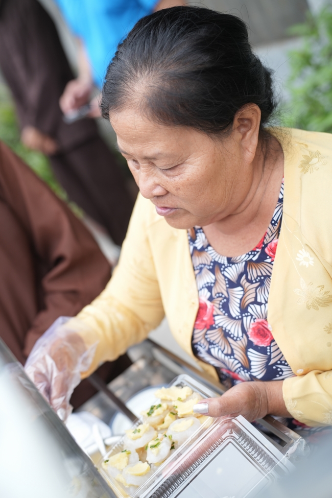 Chương trình từ thiện “Phương tiện nghĩa tình”.