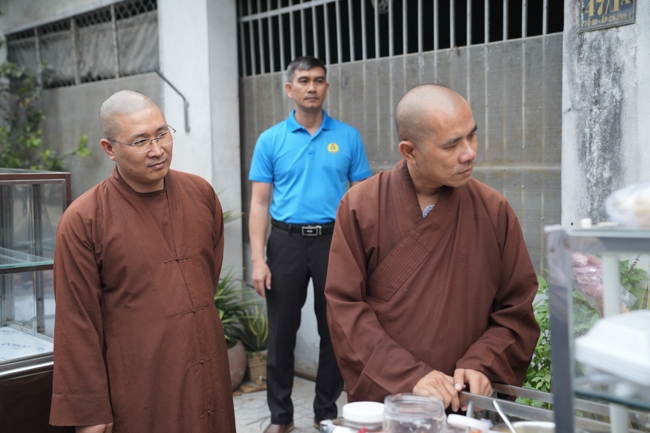 Chương trình từ thiện “Phương tiện nghĩa tình”.