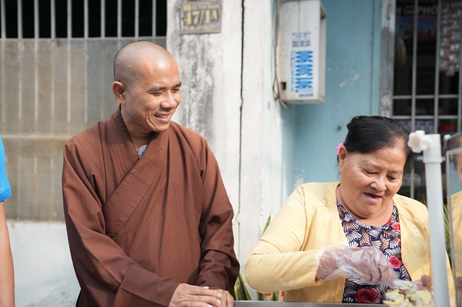 Chương trình từ thiện “Phương tiện nghĩa tình”.