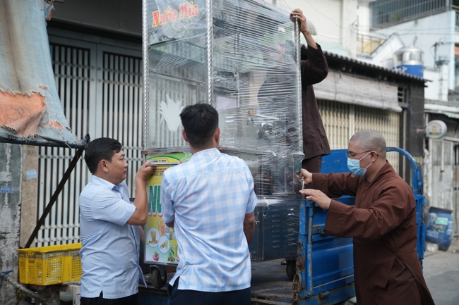 Chương trình từ thiện “Phương tiện nghĩa tình”.