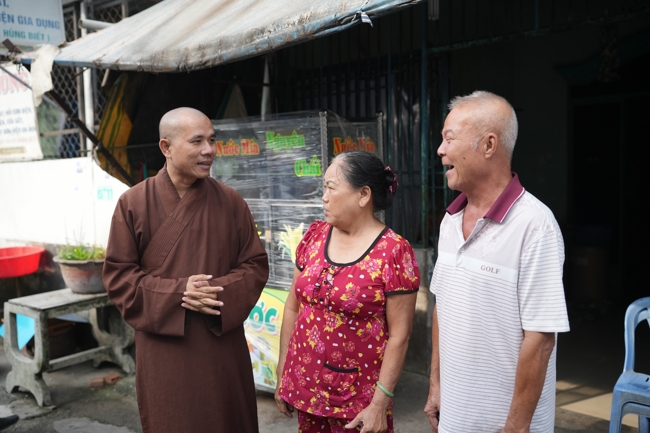 Chương trình từ thiện “Phương tiện nghĩa tình”.