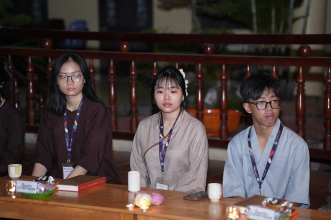 Buổi chia sẻ của Đại đức Thích Tâm Trường cùng Hội sinh viên chùa Hoằng Pháp.