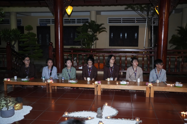 Buổi chia sẻ của Đại đức Thích Tâm Trường cùng Hội sinh viên chùa Hoằng Pháp.