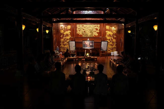 Buổi chia sẻ của Đại đức Thích Tâm Trường cùng Hội sinh viên chùa Hoằng Pháp.