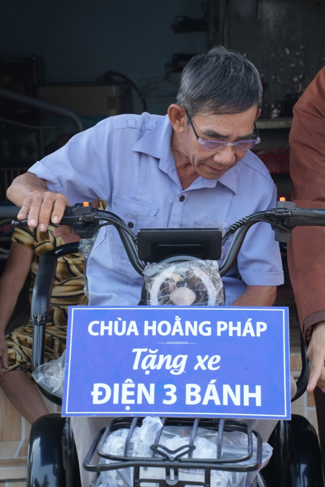 Chương trình từ thiện “Phương tiện nghĩa tình”.