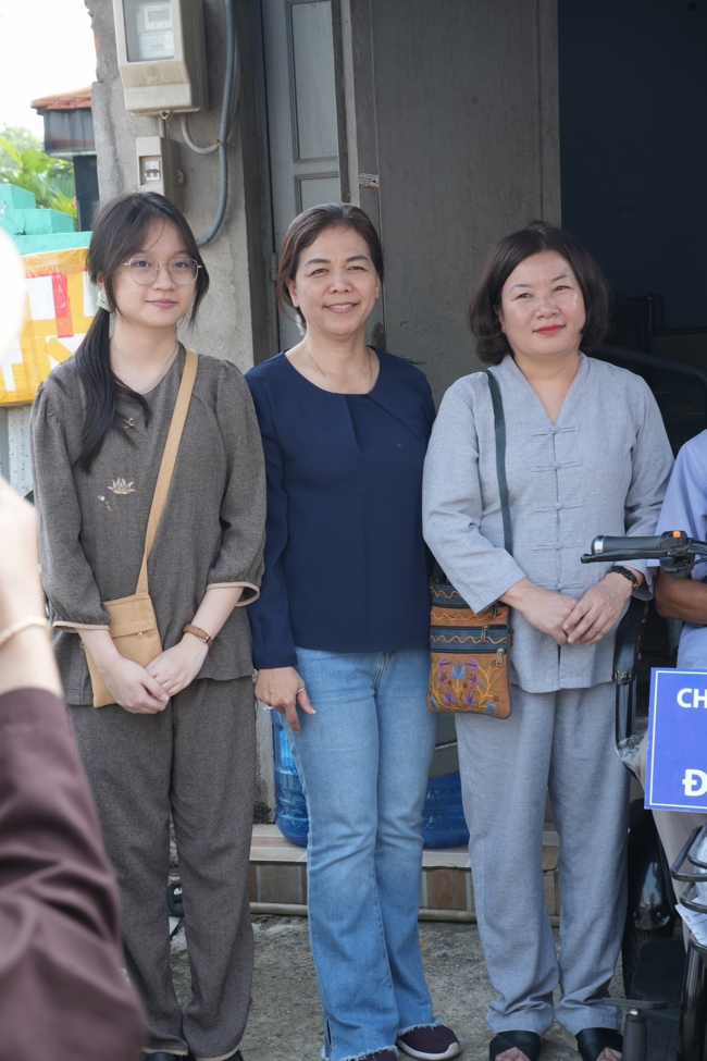 Chương trình từ thiện “Phương tiện nghĩa tình”.