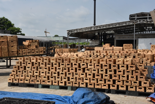 Charity Board: The Shop Opening Ceremony at Kim Hưng Company in Cần Thơ province