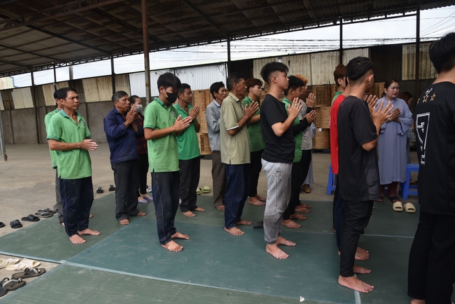 Charity Board: The Shop Opening Ceremony at Kim Hưng Company in Cần Thơ province