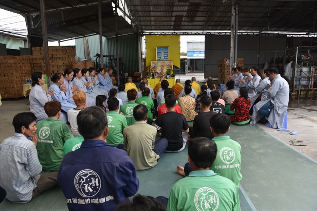 Charity Board: The Shop Opening Ceremony at Kim Hưng Company in Cần Thơ province