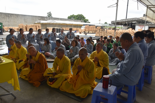 Charity Board: The Shop Opening Ceremony at Kim Hưng Company in Cần Thơ province
