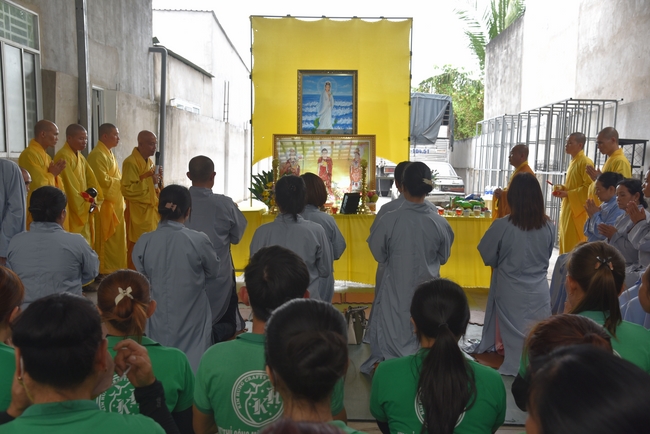 Charity Board: The Shop Opening Ceremony at Kim Hưng Company in Cần Thơ province