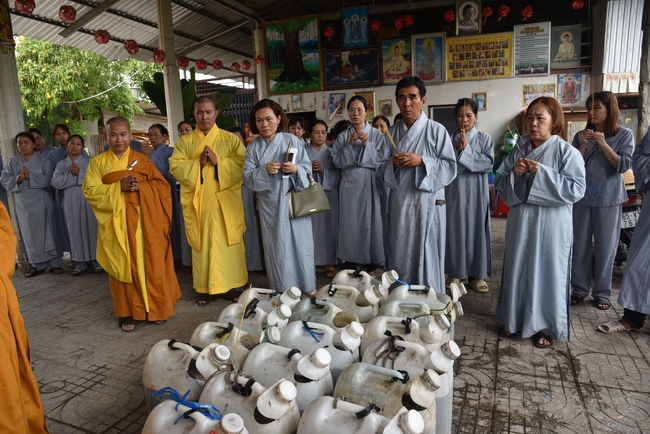 Charity Board: The Shop Opening Ceremony at Kim Hưng Company in Cần Thơ province