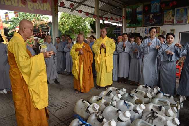 Charity Board: The Shop Opening Ceremony at Kim Hưng Company in Cần Thơ province