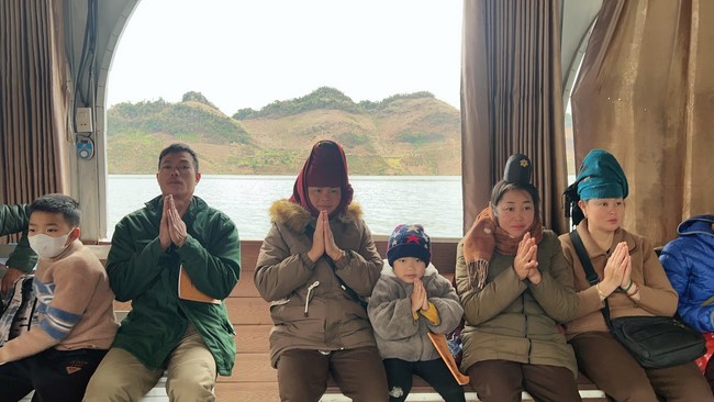 Chùa Hoà Phúc – Hà Nội: Lễ Cầu an trên lòng hồ thuỷ điện Sông Đà