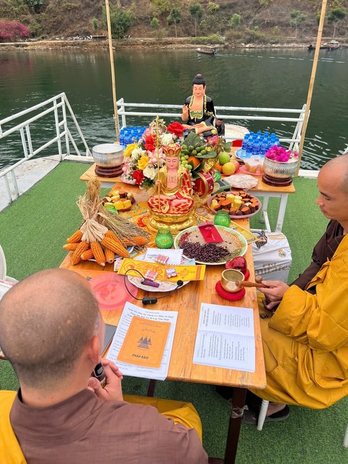 Chùa Hoà Phúc – Hà Nội: Lễ Cầu an trên lòng hồ thuỷ điện Sông Đà