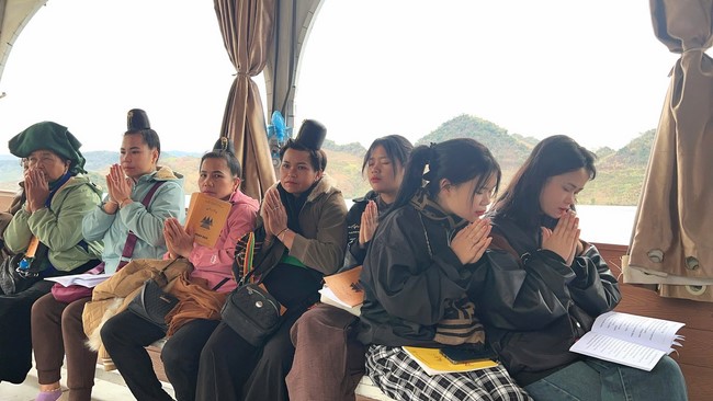 Chùa Hoà Phúc – Hà Nội: Lễ Cầu an trên lòng hồ thuỷ điện Sông Đà