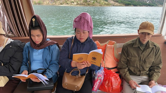 Chùa Hoà Phúc – Hà Nội: Lễ Cầu an trên lòng hồ thuỷ điện Sông Đà