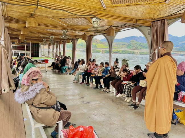 Chùa Hoà Phúc – Hà Nội: Lễ Cầu an trên lòng hồ thuỷ điện Sông Đà