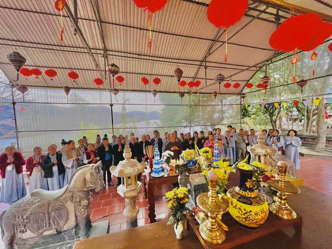 Chùa Hoà Phúc – Hà Nội: Lễ Cầu an trên lòng hồ thuỷ điện Sông Đà