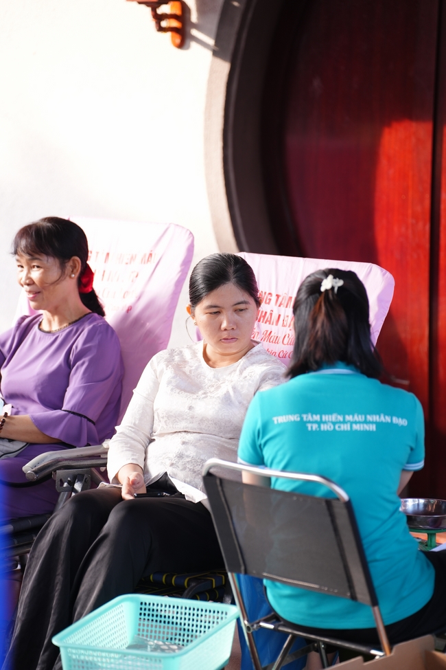 Humanitarian Blood Donation