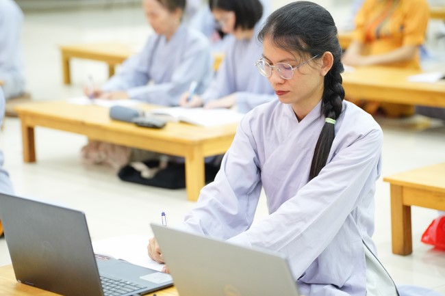 Lớp “Phật Pháp Ứng Dụng Hoằng Pháp”: Tu học giáo lí  3 ngày đầu xuân Ất Tỵ 2025