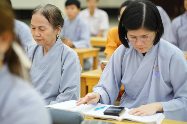 Lớp “Phật Pháp Ứng Dụng Hoằng Pháp”: Tu học giáo lí  3 ngày đầu xuân Ất Tỵ 2025