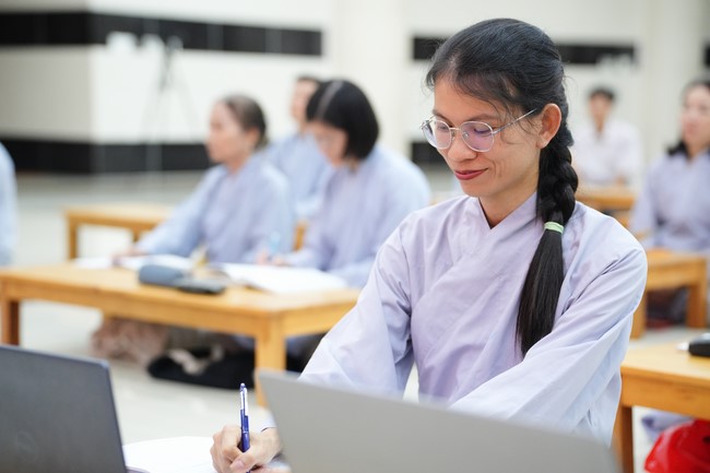 Lớp “Phật Pháp Ứng Dụng Hoằng Pháp”: Tu học giáo lí  3 ngày đầu xuân Ất Tỵ 2025