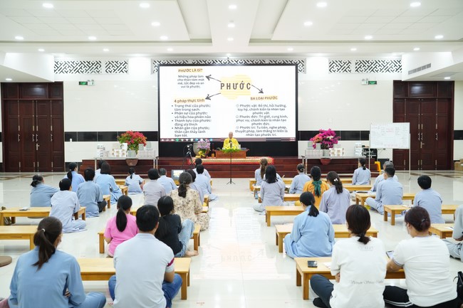 Lớp “Phật Pháp Ứng Dụng Hoằng Pháp”: Tu học giáo lí  3 ngày đầu xuân Ất Tỵ 2025