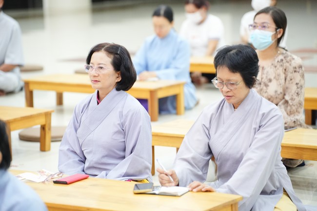 Lớp “Phật Pháp Ứng Dụng Hoằng Pháp”: Tu học giáo lí  3 ngày đầu xuân Ất Tỵ 2025