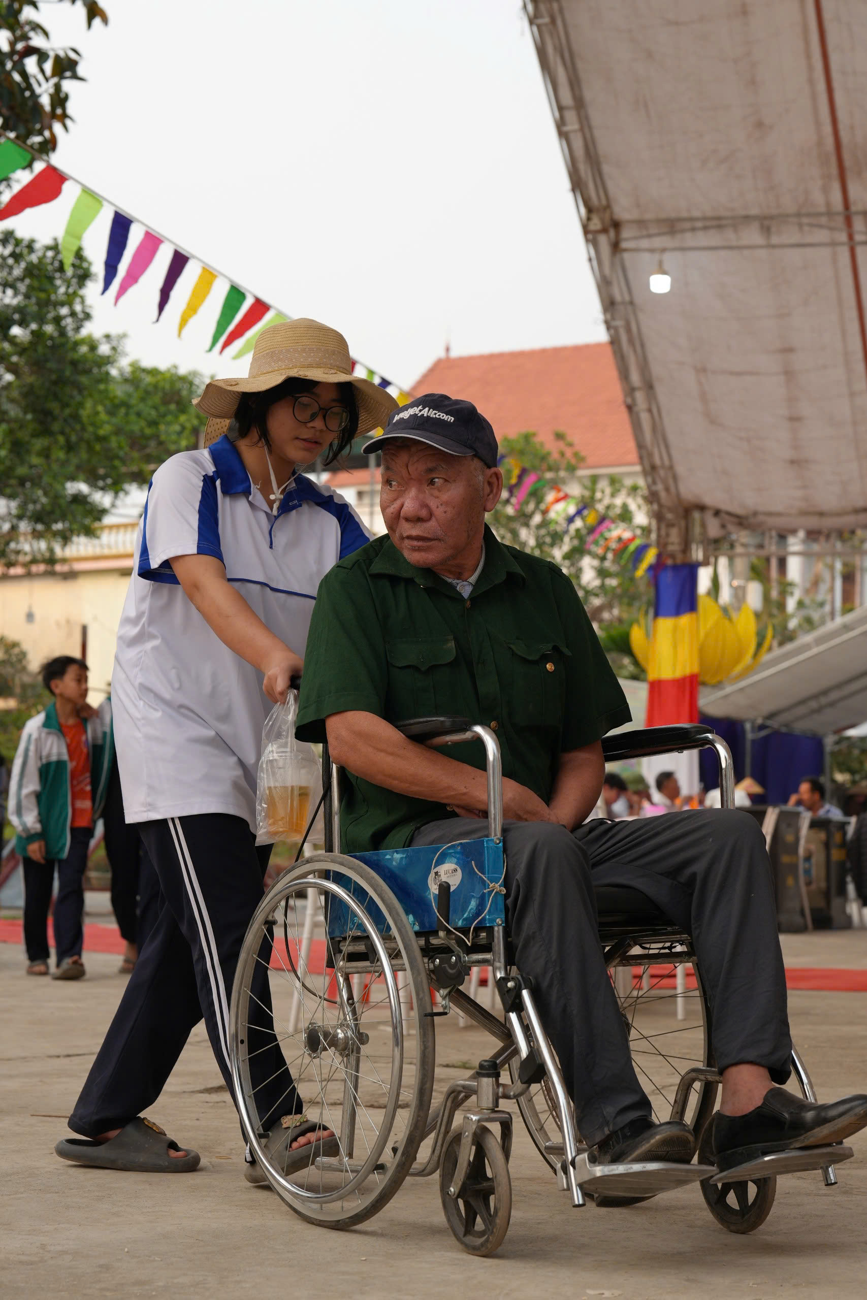 Traditional Festival and Candle Lighting Night of Co Tan Pagoda - Hai Duong