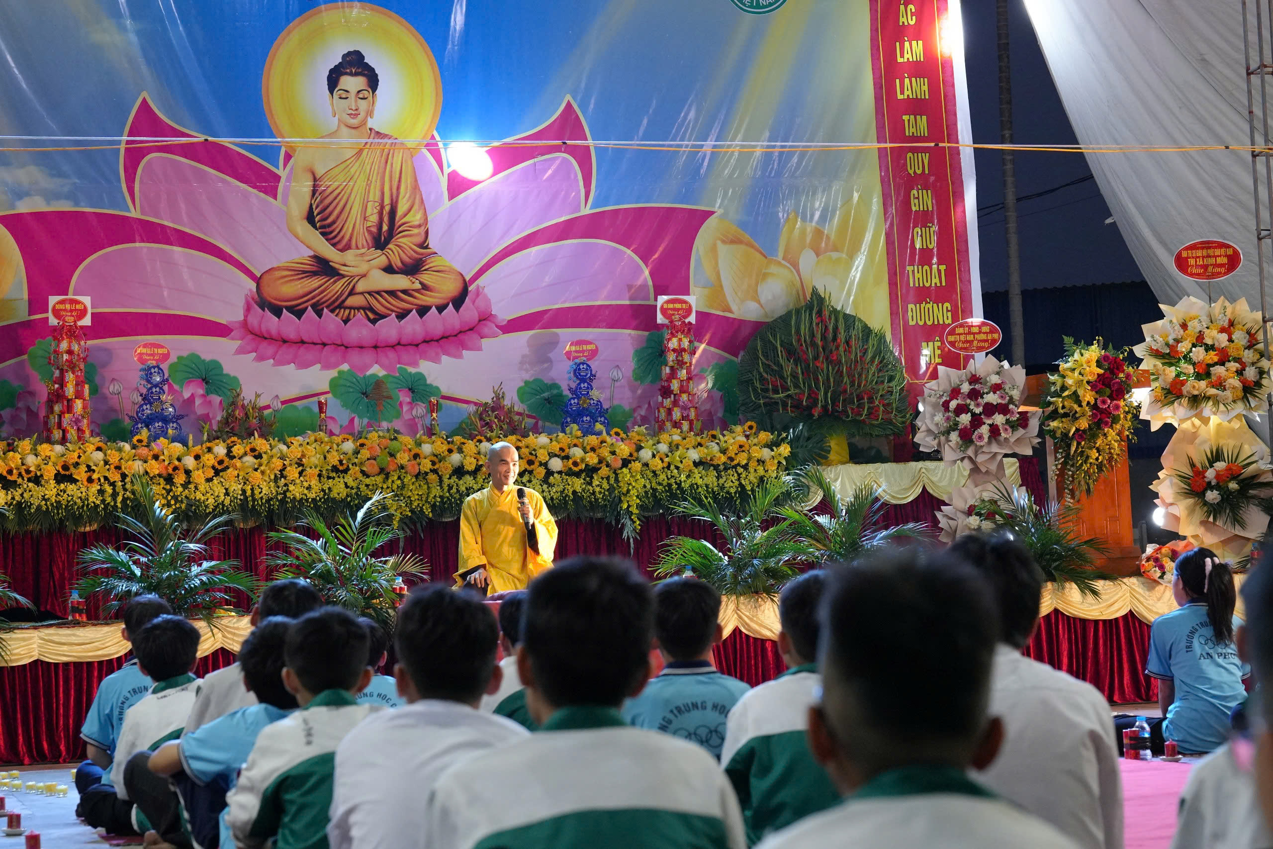 Traditional Festival and Candle Lighting Night of Co Tan Pagoda - Hai Duong