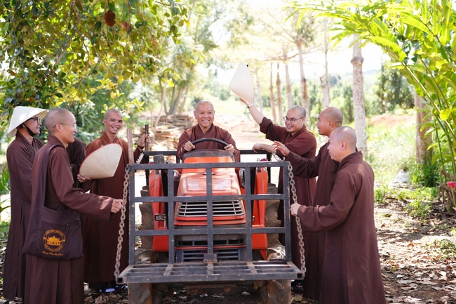 Buddhist trip to visit some branches in the Central Highlands provinces