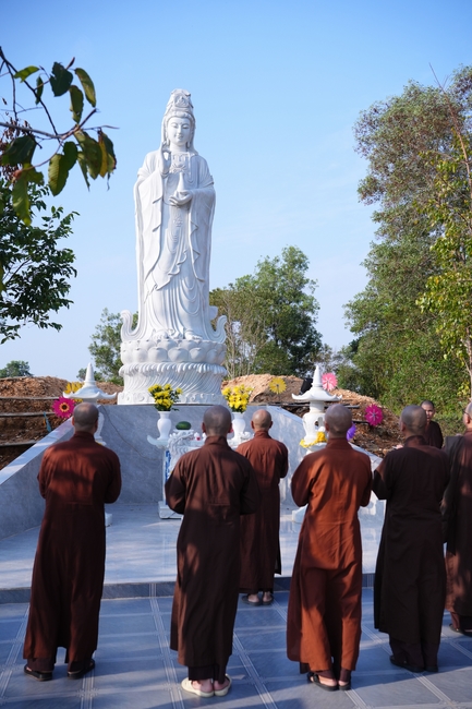 Buddhist trip to visit some branches in the Central Highlands provinces