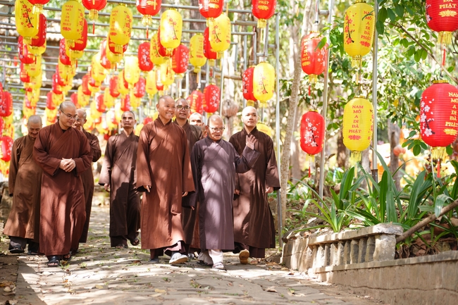 Buddhist trip to visit some branches in the Central Highlands provinces
