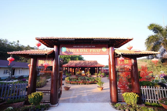 Buddhist trip to visit some branches in the Central Highlands provinces