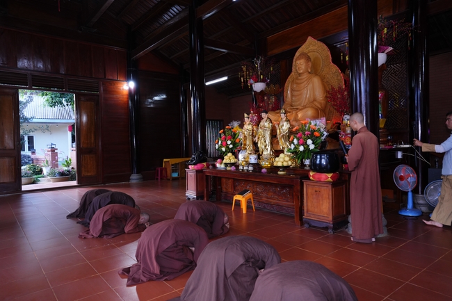 Buddhist trip to visit some branches in the Central Highlands provinces