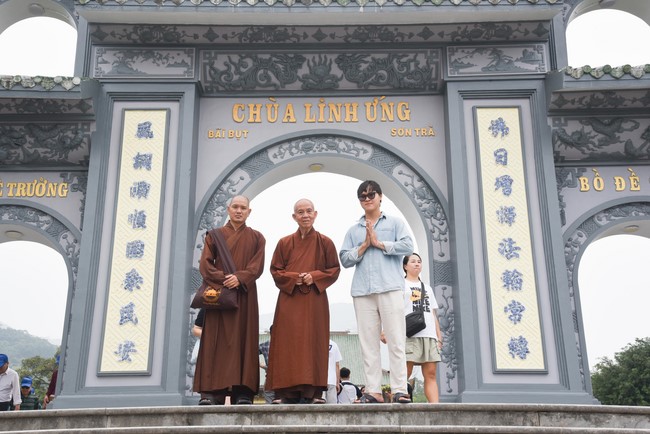 Charity Board: The beginning rite to sculpt the statue Bodhisattva Avalokiteshvara offering to Pho Hien vihara in Dong Nai
