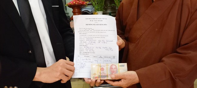 Charity Board: The beginning rite to sculpt the statue Bodhisattva Avalokiteshvara offering to Pho Hien vihara in Dong Nai