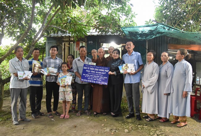 Charity Board: Support money to build charity houses at Chau Thanh district, Dong Thap