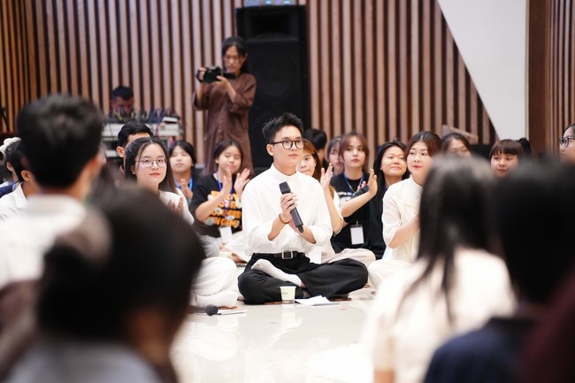 Đêm nhạc thiền “Tuổi trẻ màu lam”