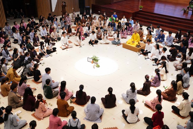 Đêm nhạc thiền “Tuổi trẻ màu lam”