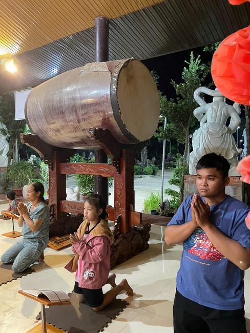 Repentance ceremony on Feb. 29th, Year of the Snake at Suoi Phap Pagoda, Tay Ninh