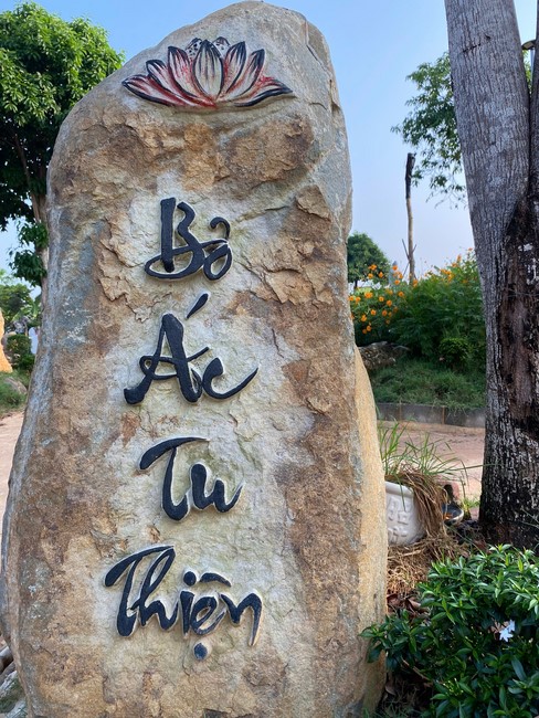 Repentance ceremony on Feb. 29th, Year of the Snake at Suoi Phap Pagoda, Tay Ninh