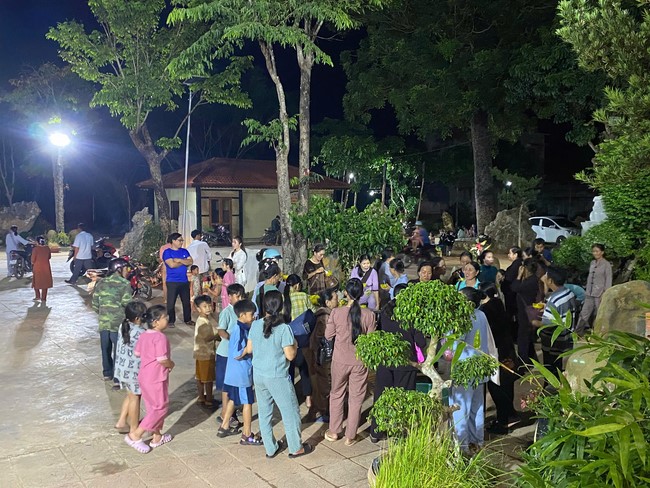 Repentance ceremony on Feb. 29th, Year of the Snake at Suoi Phap Pagoda, Tay Ninh