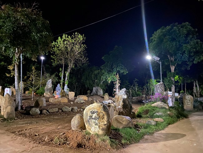 Repentance ceremony on Feb. 29th, Year of the Snake at Suoi Phap Pagoda, Tay Ninh