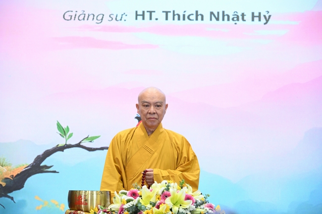 Dharma Talk “The Buddha appeared to bring happiness to gods and humans” preached by Most Thích Nhat Hy in the 105th Seven-Day Retreat