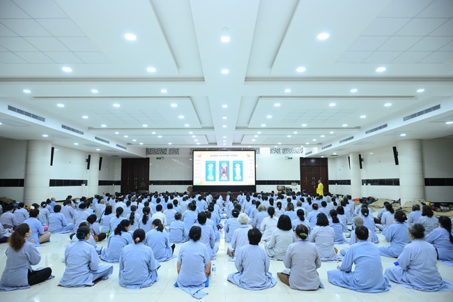 Dharma Talk “The Buddha appeared to bring happiness to gods and humans” preached by Most Thích Nhat Hy in the 105th Seven-Day Retreat
