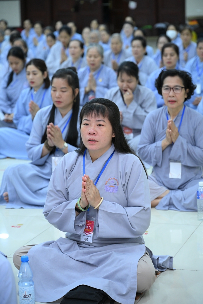 Dharma Talk “The Buddha appeared to bring happiness to gods and humans” preached by Most Thích Nhat Hy in the 105th Seven-Day Retreat