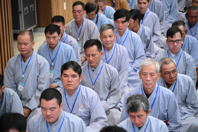 Dharma Talk “The Buddha appeared to bring happiness to gods and humans” preached by Most Thích Nhat Hy in the 105th Seven-Day Retreat